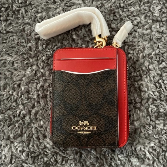 COACH ZIP CARD CASE - Picture 1 of 2